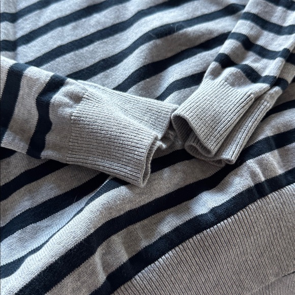 Men’s Flag & Anthem Pullover - Picture 2 of 5